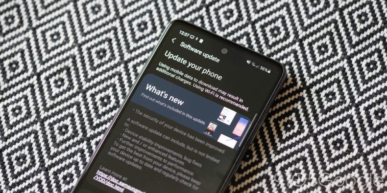 Samsung Galaxy A52 on update screen