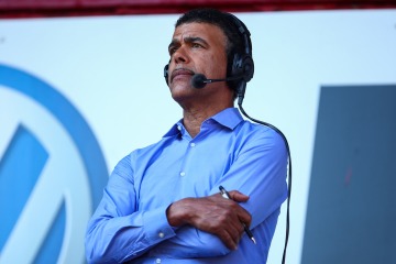Chris Kamara reduced to tears by tributes and is winning health battle