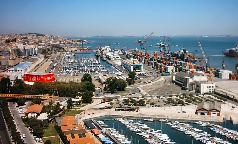 Portugal to invest €122m on Lisbon port expansion 