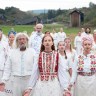  A scene from the film Midsommar.