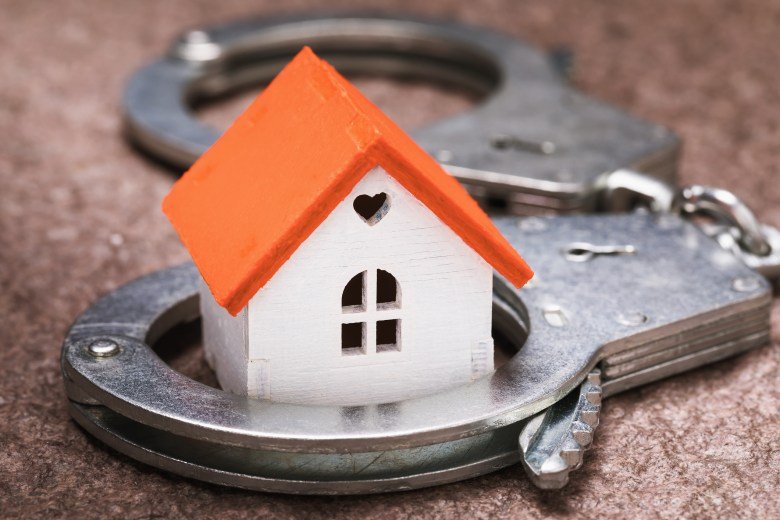 The California Department of Real Estate recently issued a warning about a growing number of scammers trying to sell vacant homes and land they don't own. 
Photo courtesy Getty Images.