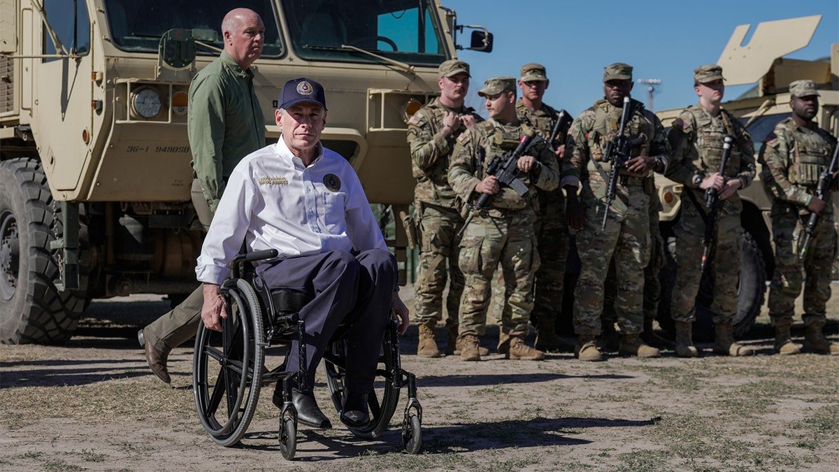 Gov. Abbott with National Guard at border