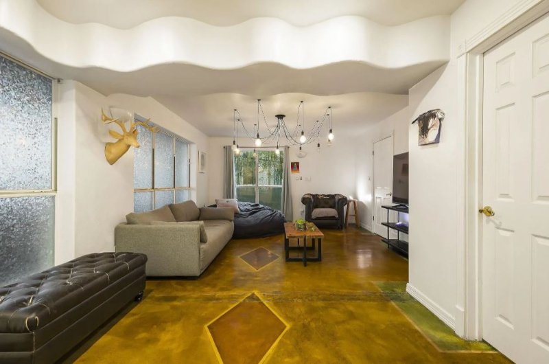 House hacking, Austin, historic