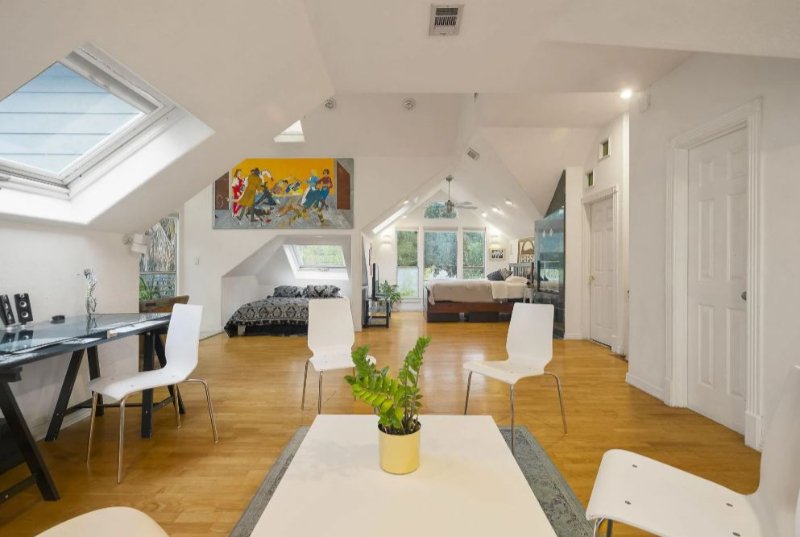 House hacking, Austin, historic