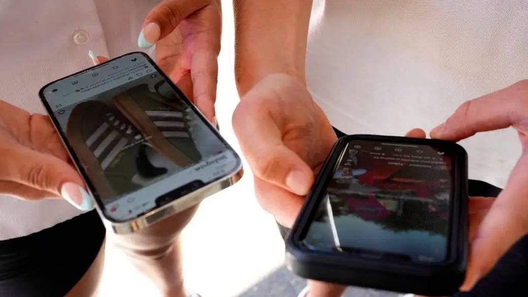 Click to play video: 'Is a ban on social media use among youths enforceable in Canada?'