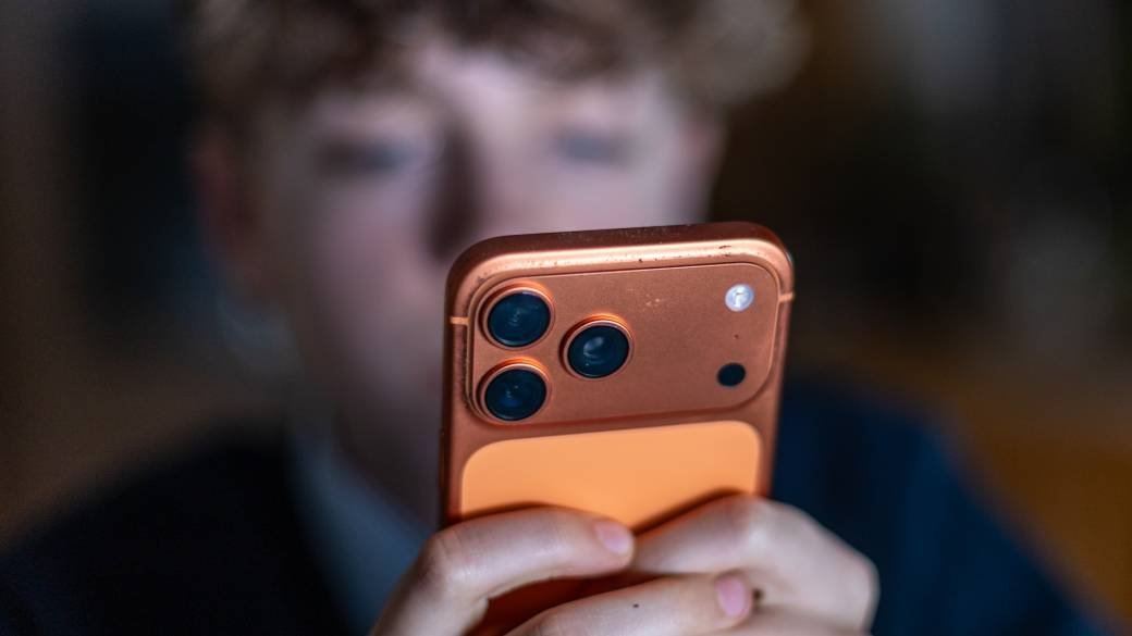 Click to play video: 'Austria becomes latest country to pass social media restrictions for kids'